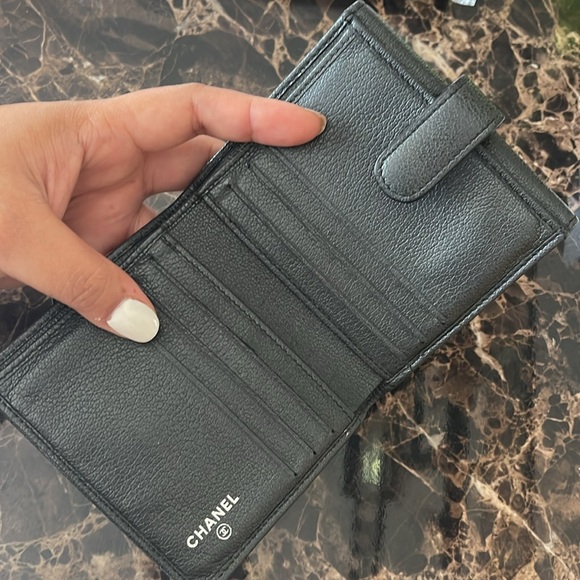 AUTHENTIC chanel compact wallet - Picture 6 of 7